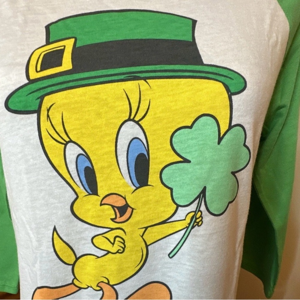 NWT Sz S Looney Tunes Tweety Bird St Patrick's Day Junior's 3/4 Sleeve Raglan - Picture 4 of 8